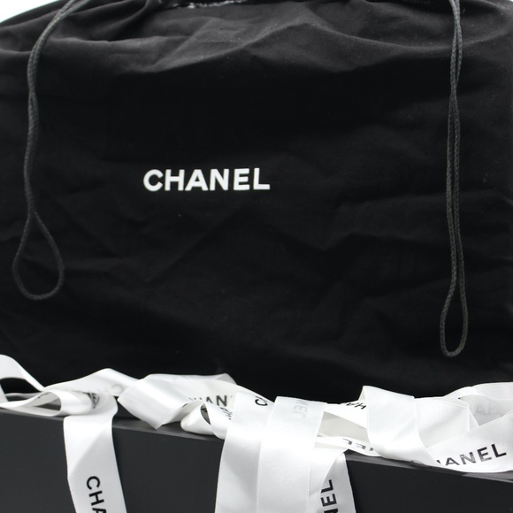 Chanel Caviar Quilted Maxi Double Flap Black - Picture 16 of 16